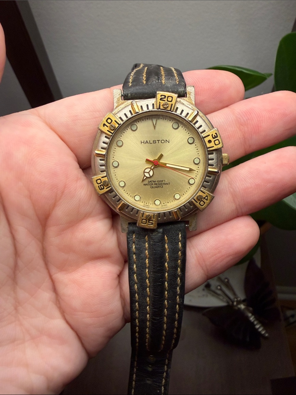 •HALSTON• Vintage water resistant Quartz men’s watch (dead battery)